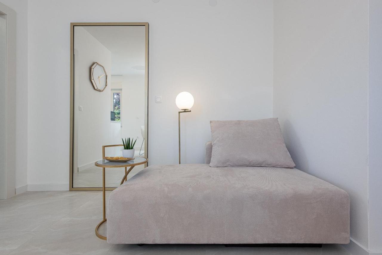 Littlemore Apartment *
